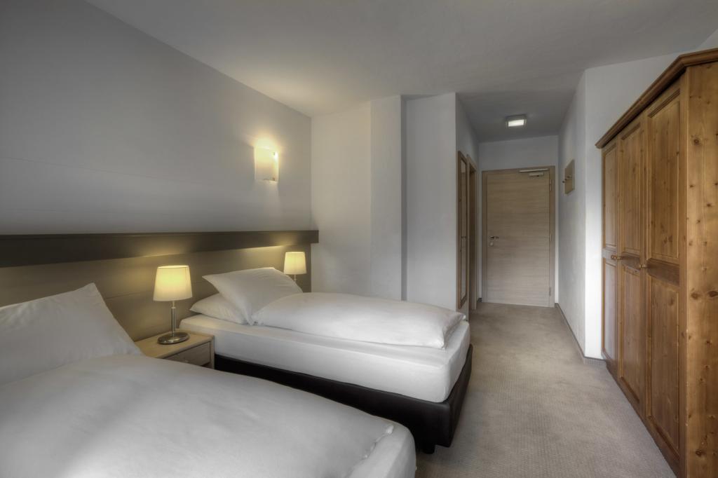 Hotel La Tambra Corvara In Badia Room photo